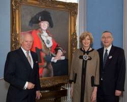 A photograph of Lord Mayor Fiona Woolf unveiling 23 October 2014